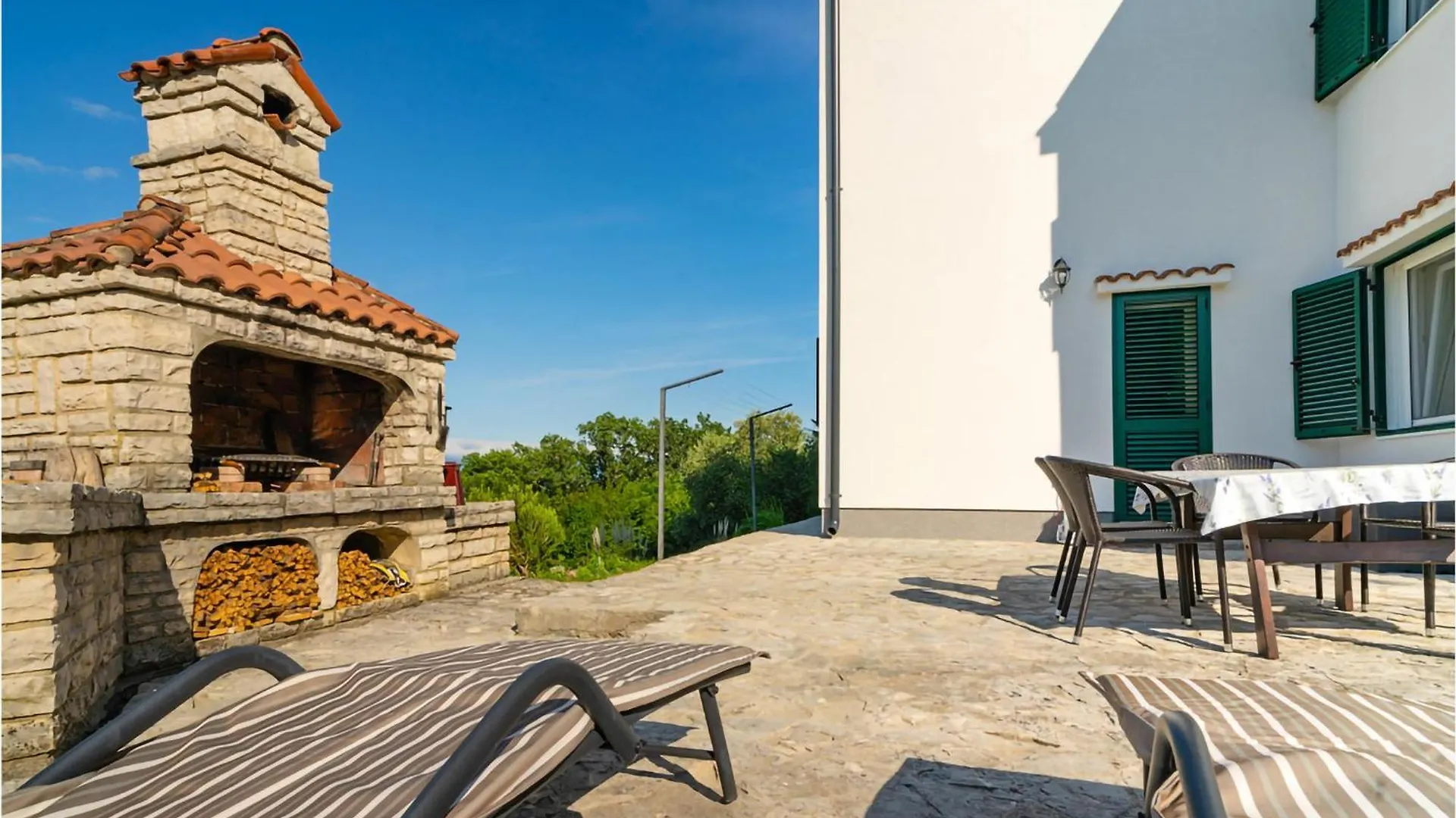Beautiful Apartment In Veprinac With Wifi
