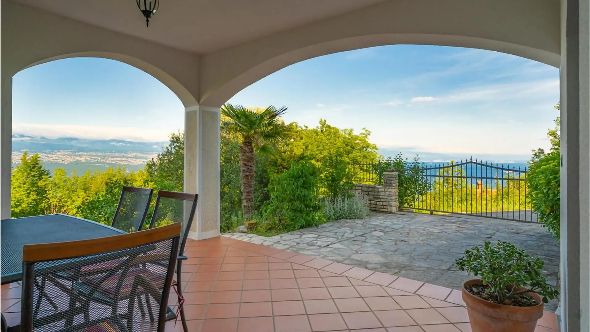 Beautiful Apartment In Veprinac With Wifi